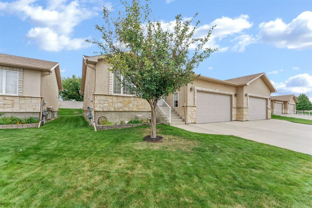 Picture for 72 Sandstone Place SE