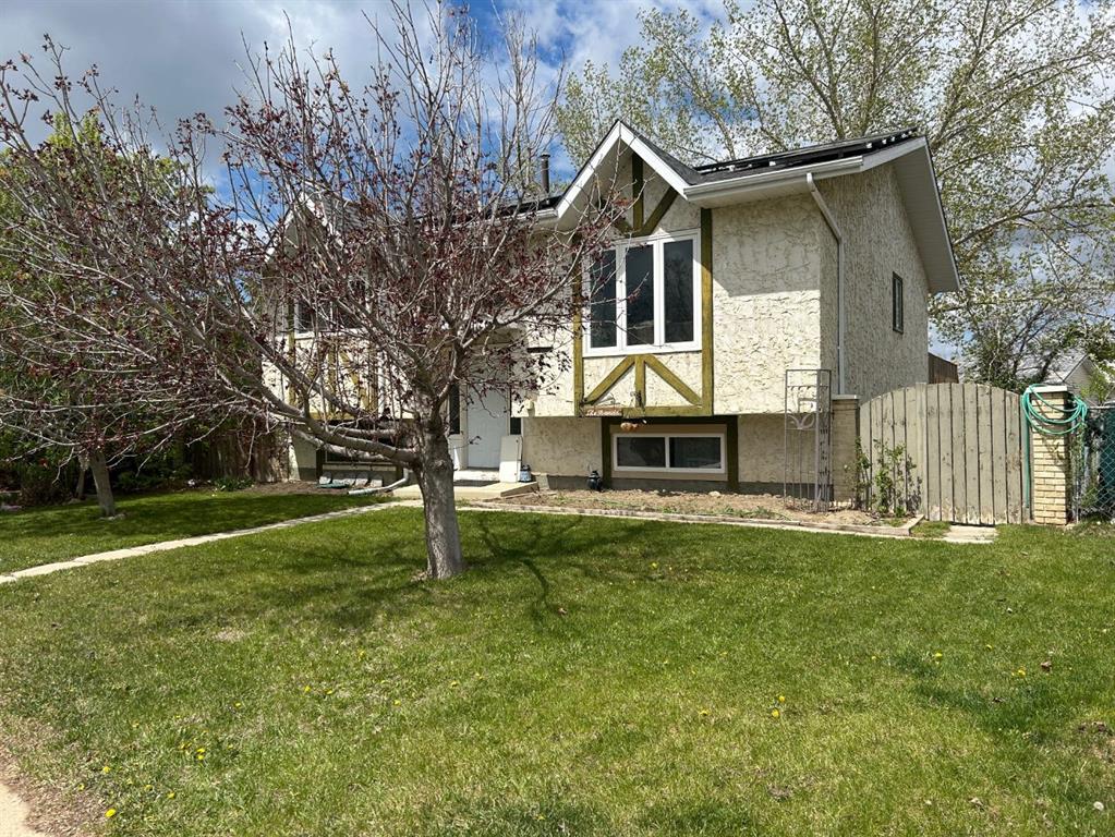 Picture for 44 Wildrose Crescent W
