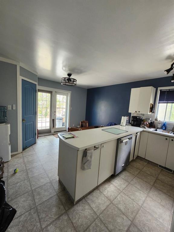 Picture for 44 Wildrose Crescent W