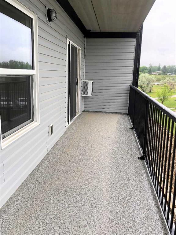 Picture for 205, 499B Meadow Lake Court  E