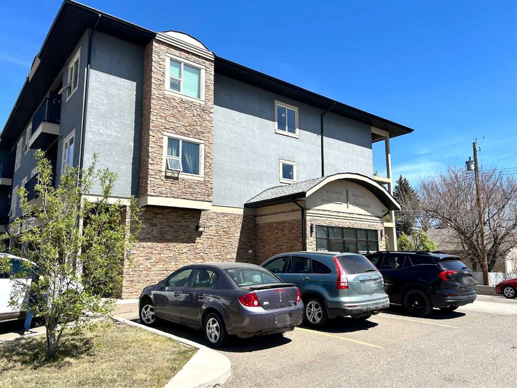 Picture for 17, 330 2 Street W