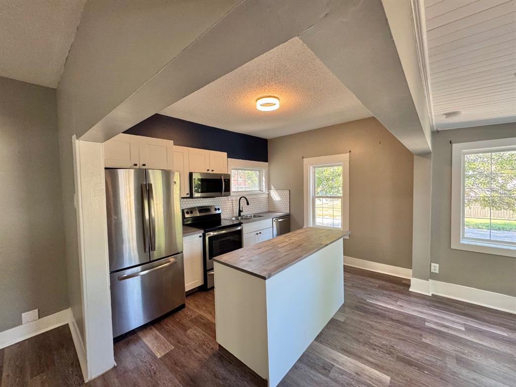 Picture for 804 8 Street SE