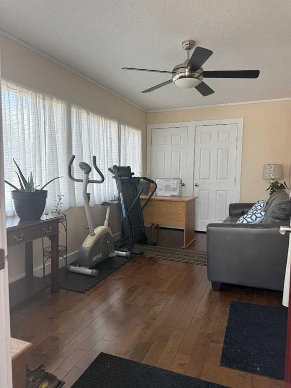 Picture for 304 5 Avenue E