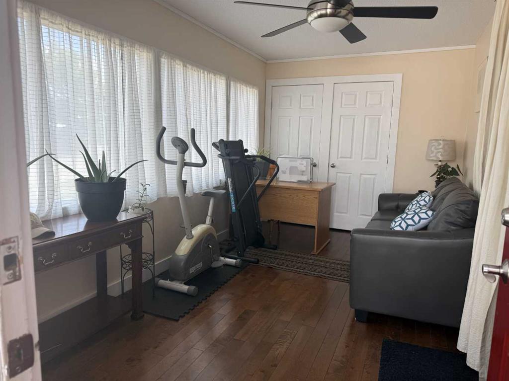 Picture for 304 5 Avenue E