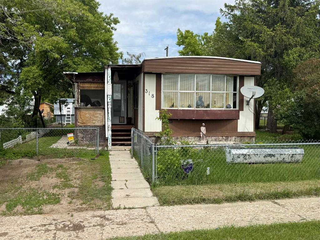 Picture for 318 Railway Avenue W
