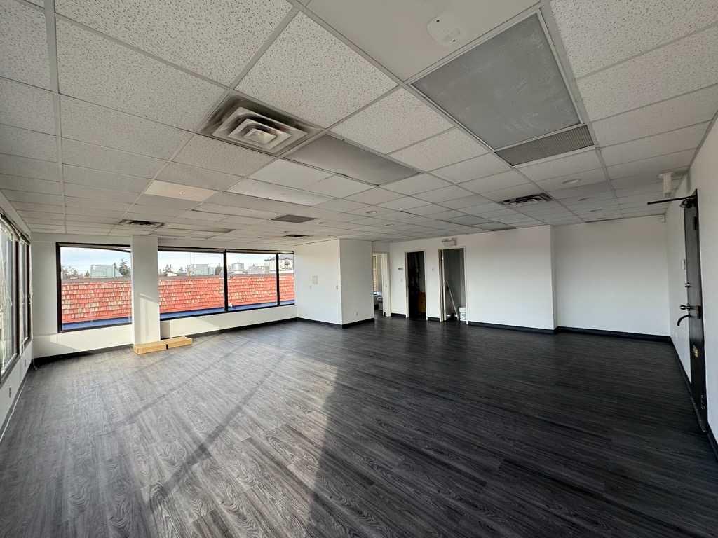 Picture for 201, 1830 52 Street SE