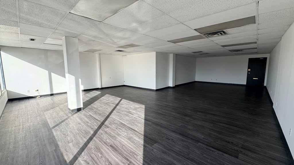 Picture for 207, 1830 52 Street SE