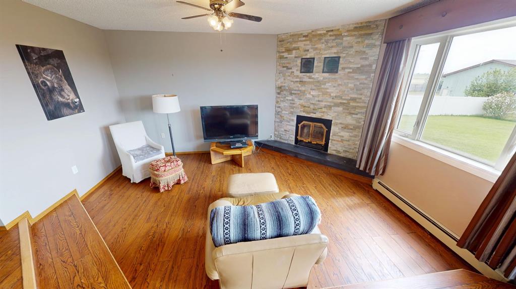 Picture for 17, 151025 HWY 542  