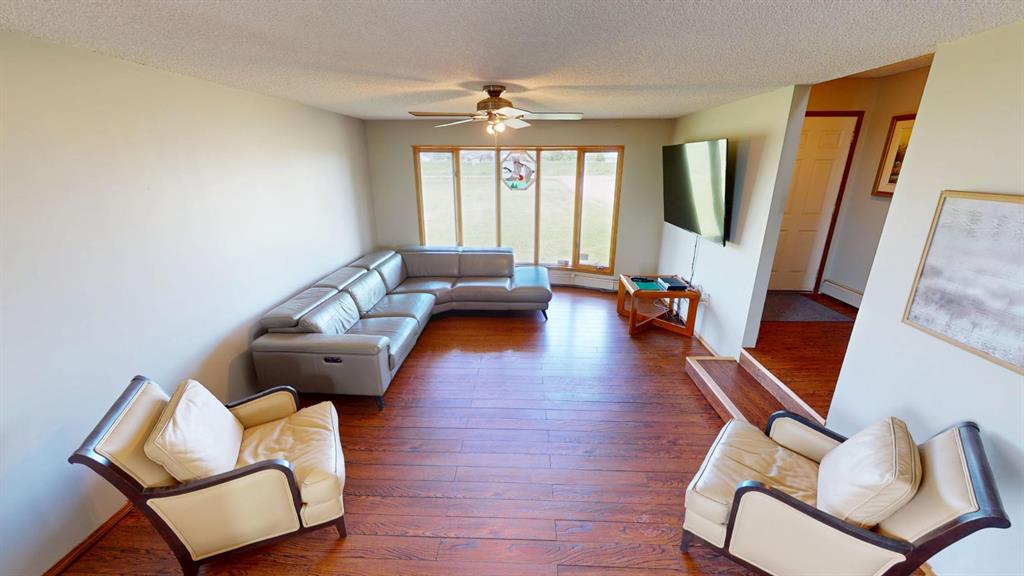 Picture for 17, 151025 HWY 542  