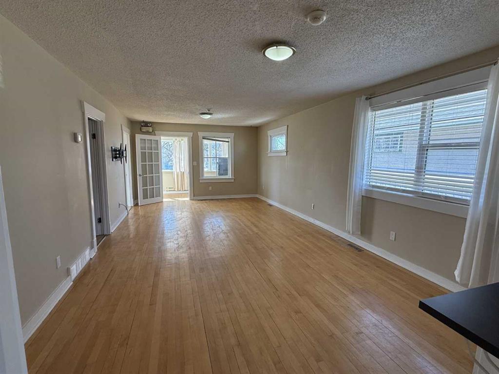 Picture for 306 3 Avenue W