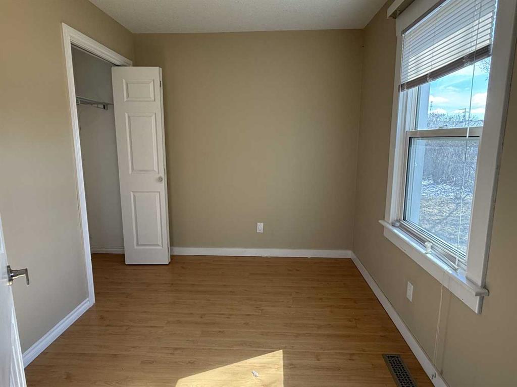 Picture for 306 3 Avenue W