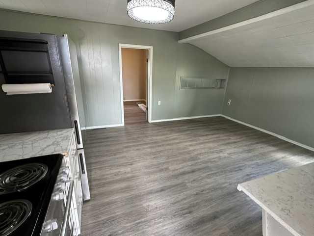 Picture for 320 Railway Avenue W