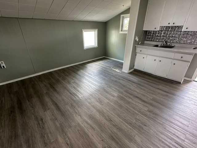 Picture for 320 Railway Avenue W