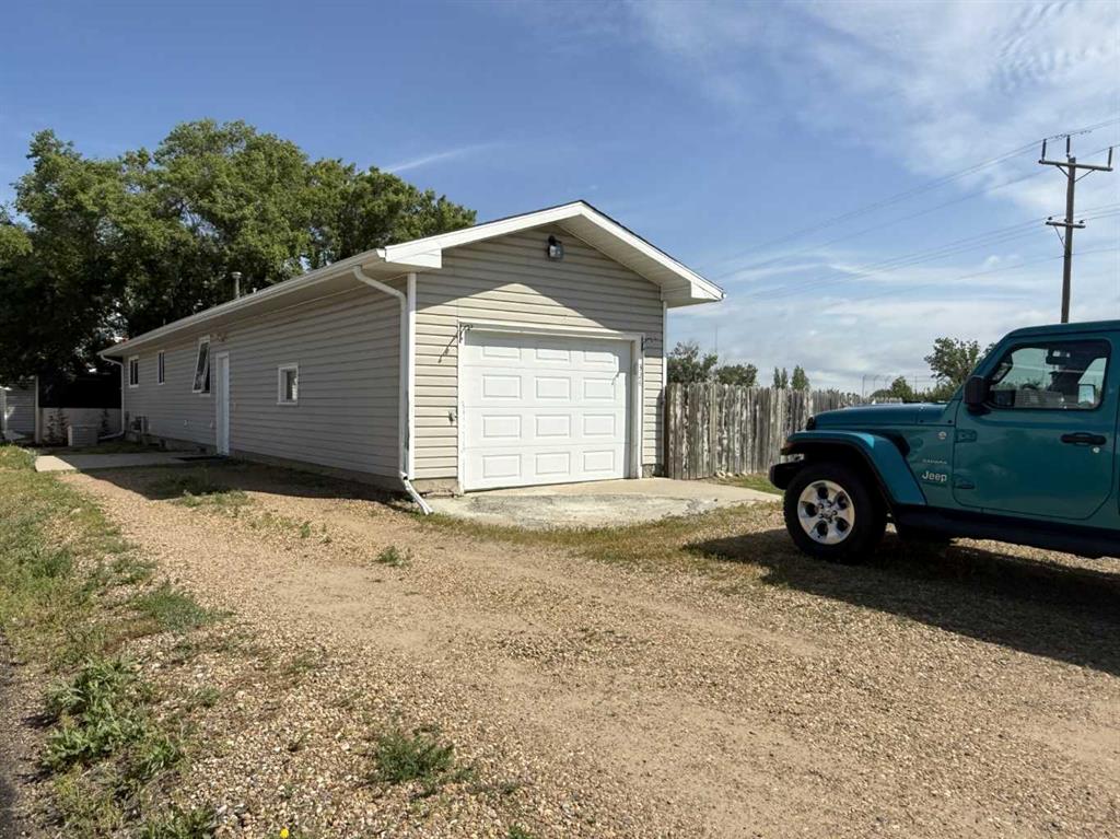 Picture for 324 3 Avenue E