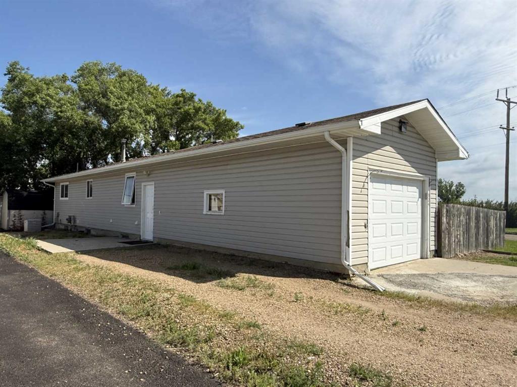 Picture for 324 3 Avenue E
